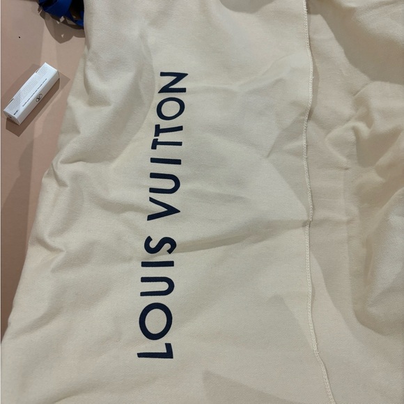 Louis Vuttion Neverfull MM - Picture 10 of 13